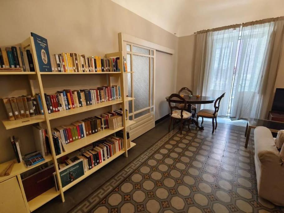 Retroetnea - Appartamento In Centro Storico - Con Camere Comunicanti CTA Exterior foto